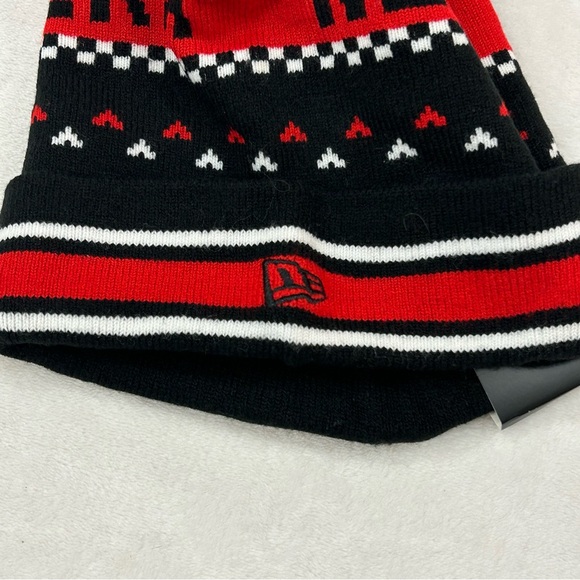 New Era Spell Out w/ Hearts Black Red Cuffed Knit Pom Pom Winter Beanie Hat Cap - Picture 2 of 5